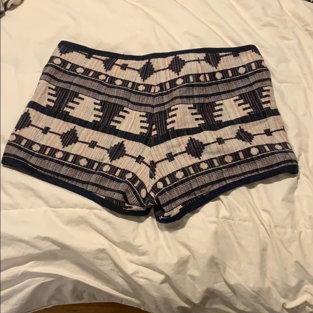 Shorts - Picture 3 of 3